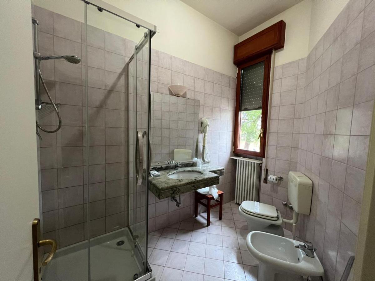 Hotel Adriatico Борго-Фоссо-Гиайя Экстерьер фото