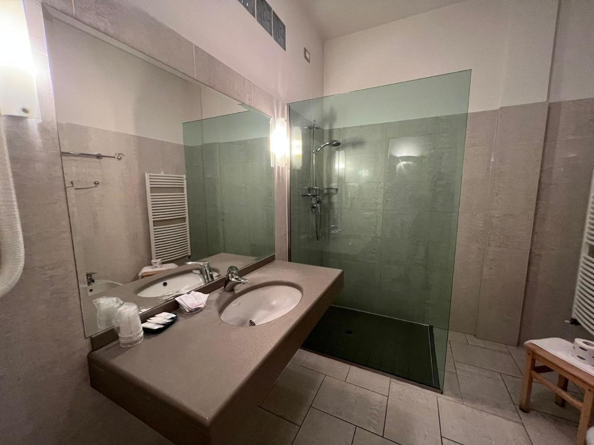 Hotel Adriatico Борго-Фоссо-Гиайя Экстерьер фото